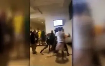 درگیری فیزیکی دانشجویان آمریکایی خبرساز شد! + فیلم