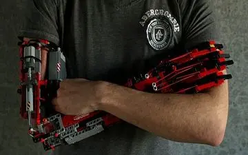 نوجوان معلول دست به کاری عجیب زد