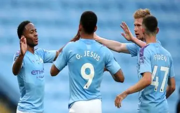 3 ستاره آبی پوش تمدید می کنند 