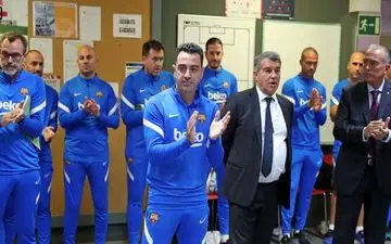  آینده مبهم ژاوی در بارسلونا: تردید بین ماندن و رفتن