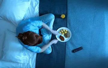 بهترین و بدترین گزینه های غذایی قبل از خواب شبانه