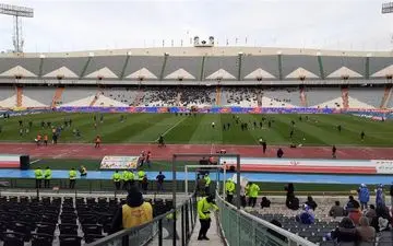  استقبال سرد هواداران و حضور مدافع بلغاری روی نیمکت استقلال