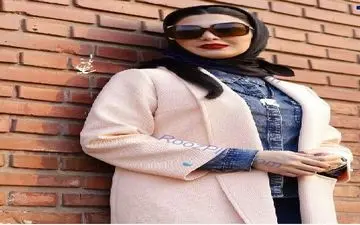 تیپ و ژست جالب خانم بازیگر در یک عکس دیده نشده