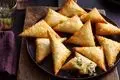 طرز تهیه سمبوسه جنوبی؛ میان‌وعده‌ای تند و خوشمزه برای دورهمی‌ها