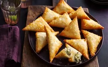 طرز تهیه سمبوسه جنوبی؛ میان‌وعده‌ای تند و خوشمزه برای دورهمی‌ها