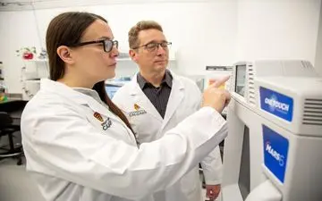  تشخیص خطر سرطان ریه با بررسی ناخن پا