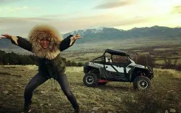 تفریحات آفرودی همسر "جرارد پیکه" + عکس