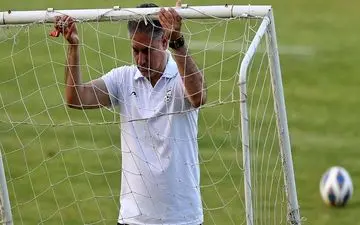 مربی تیم ملی هدایت پیکان را نپذیرفت