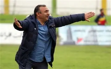  دست نشان: بازیکنان باجان و دل تمرین می‌کنند 