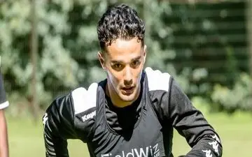 شفر علاقه اش را به نورافکن نشان داد