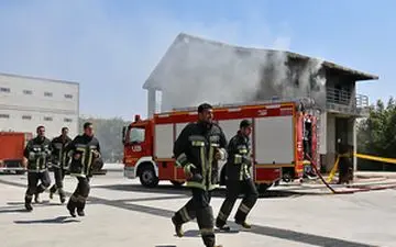 آتش سوزی در انبار لاستیک
