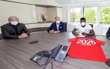 تمدید قرارداد بازیکن جوان بایرن‌مونیخ