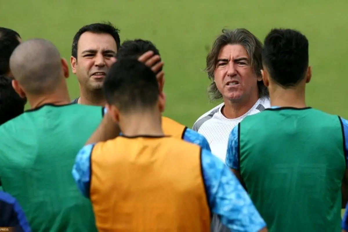 ساپینتو به بازیکنان استقلال هشدار داد