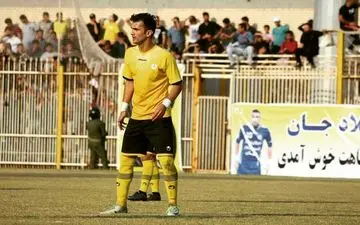 داور از کارت زرد دوم پشیمان می‌شود