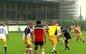 راگبی بازی کردن پیرمرد ۸۶ ساله در ژاپن