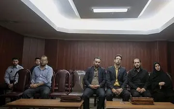 پدر آتنا اصلانی در اقدام غیر منتظره وکیل پرونده دخترش را عزل کرد + عکس 