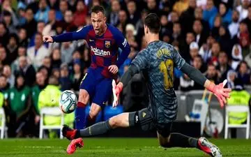 

کهکشانی‌ها با فتح ال‌کلاسیکو به صدر جدول صعود کردند/بارسا در برنابئو حرفی برای گفتن نداشت
