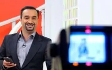 واکنش مجری تلویزیون به فیلم هجوم مردم به صرافی ها برای خرید دلار ۲۲ هزارتومانی