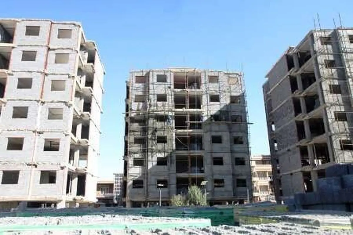 خطر غول‌های آهنین رها شده در پروژه‌های ساختمانی نیمه کاره کرمانشاه