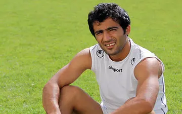  بازیکن سابق استقلال در بلا تکلیفی/ کاش فولاد ها به من یک تعارف می‌زدند