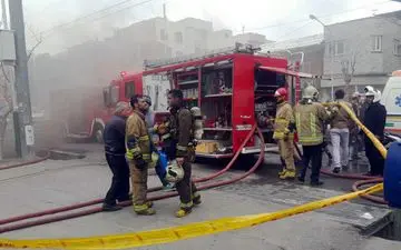 آتش سوزی گسترده در پاساژ مهستان/مهار شعله های آتش ادامه درد 