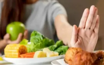 به هیچ وجه در تابستان این غذاها را نخورید!