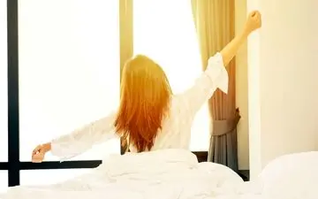 بعد از بیدار شدن از خواب حتما این ۳ کار را انجام دهید 