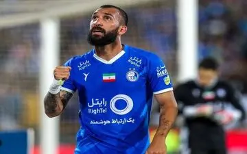 هافبک کلیدی آبی‌پوشان در جمع استقلالی‌ها ماندگار شد!