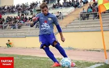 واکنش مدافع استقلال به تصمیم شفر و نیمکت نشینی اش