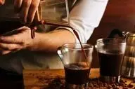نوشیدن قهوه برای این افراد باعث درد، التهاب و نقرس می‌شود