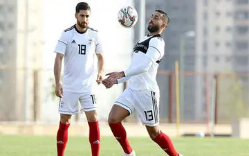 گوشی سفارشی و بسیار گران‌قیمت فوقِ ستارۀ تیم ملی ایران + عکس