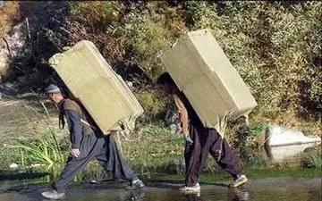 دیه کوله برانی که در حادثه بهمن جان باختند، پرداخت می‌شود/ حضور 10 هزار کوله بر در دو شهر