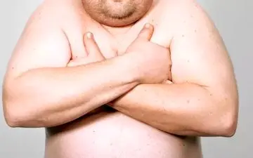  چگونه از شر «سینه‌های مردانه» خلاص شویم؛ دلایل اصلی و بهترین زمان مراجعه به پزشک