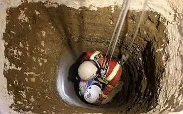 نجات معجزه آسای مرد همدانی از عمق چاه + عکس 
