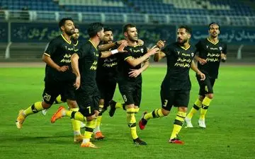 یک امتیاز سهم مشهدی‌ها از بازی بحث برانگیز خانگی 