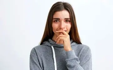 به 6 دلیل افرادی که گریه می کنند قوی ترند