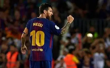 مسی بالای قله اورست+عکس