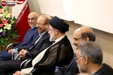 حاشیه هایِ دومین مناظره کاندیداهای ریاست جمهوری + تصاویر