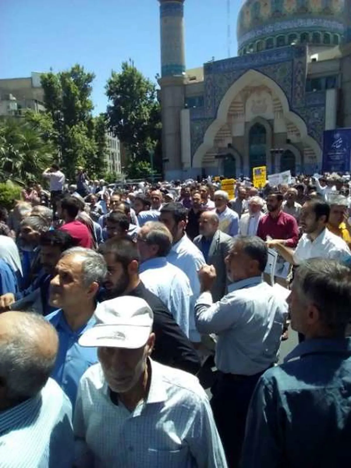  نماز گزاران تهرانی جنایات آل خلیفه را محکوم کردند
