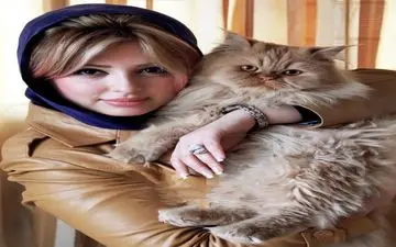 دلبستگی نیوشا ضیغمی به گربه ها! (عکس)