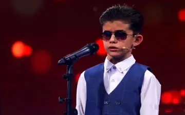 هنرنمایی جذاب کودک روشندل در برنامه تلویزیونی اعجوبه‌ها