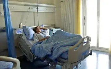 «به دلیل عمل سزارین» این مرد یک میلیارد دلار غرامت می‌خواهد!
