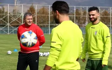 خنده های اسکوچیچ را باور نکنید