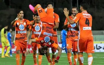 مصدومیت یک پرسپولیسی برای خوشحالی بعد از گل!