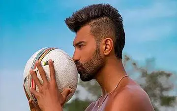 تصاویر برهنه از رامین رضاییان در تایلند لو رفت + واکنش رامین خان