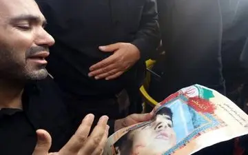 ناله‌های پدر شهید خردسال حادثه تروریستی اهواز +فیلم 