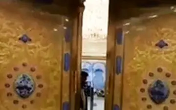  لحظه باز شدن درهای حرم امام حسین(ع)