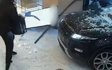سرقت از جواهر فروشی با «رنج‌روور»