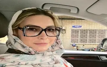 سلفی فریبا نادری در اتومبیل شخصی اش! /عکس