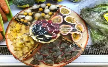 سبد میوه ۳۰۰ هزار تومانی در یک فروشگاه تهران! +عکس